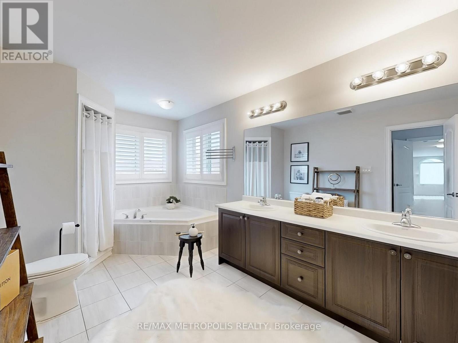 124 Milby Crescent, Bradford West Gwillimbury, Ontario  L3Z 0X8 - Photo 15 - N13014408