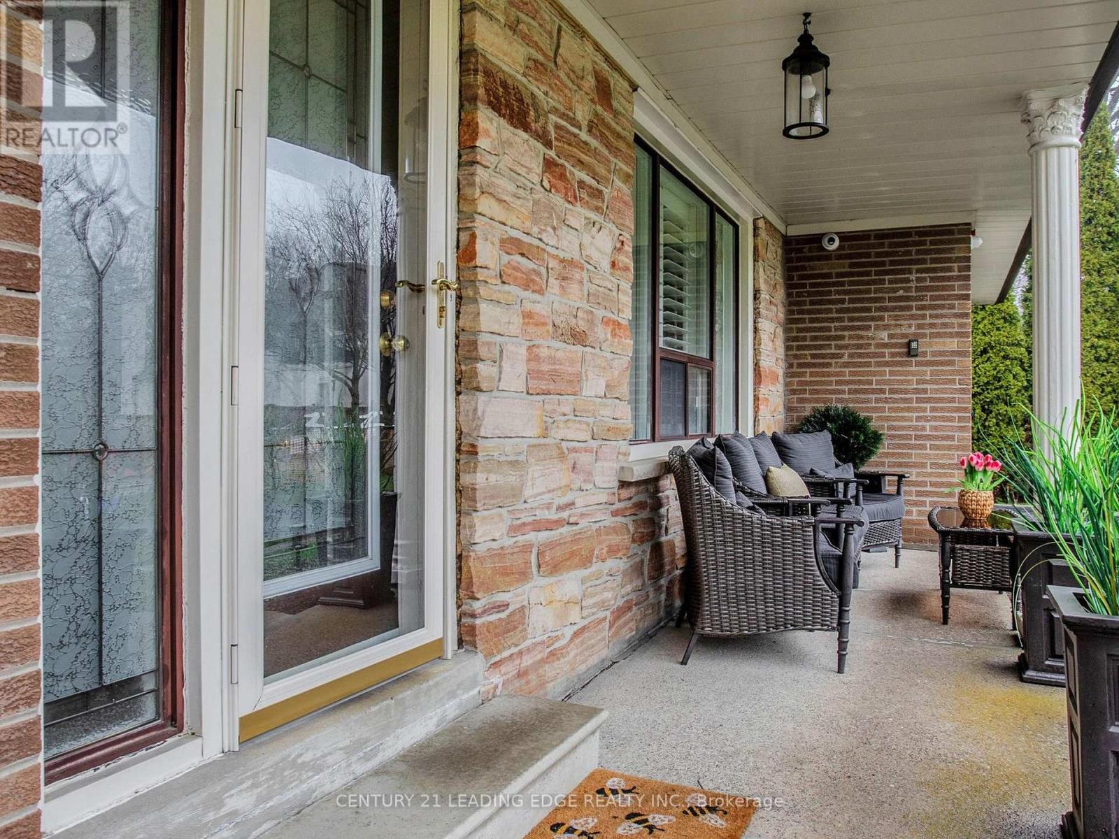 8 Miner Circle, Markham, Ontario  L3R 1Y1 - Photo 3 - N13014516