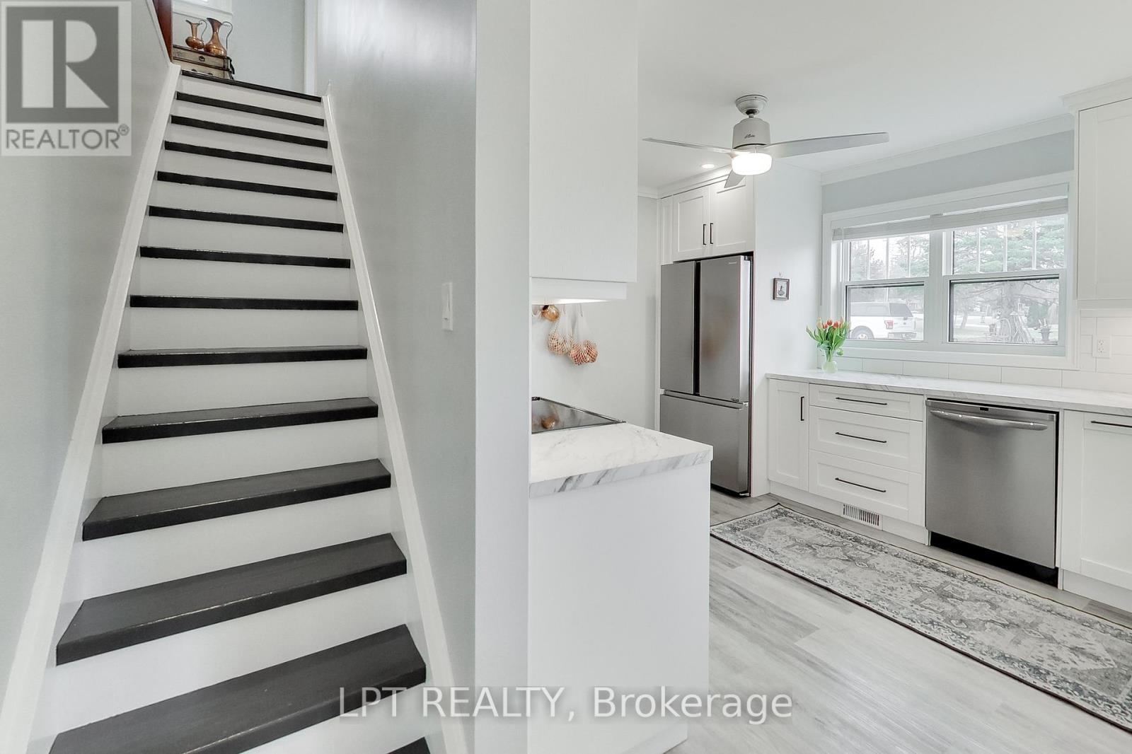 33 Ridge Road W, Oro-Medonte, Ontario  L0L 2E0 - Photo 14 - S13014394