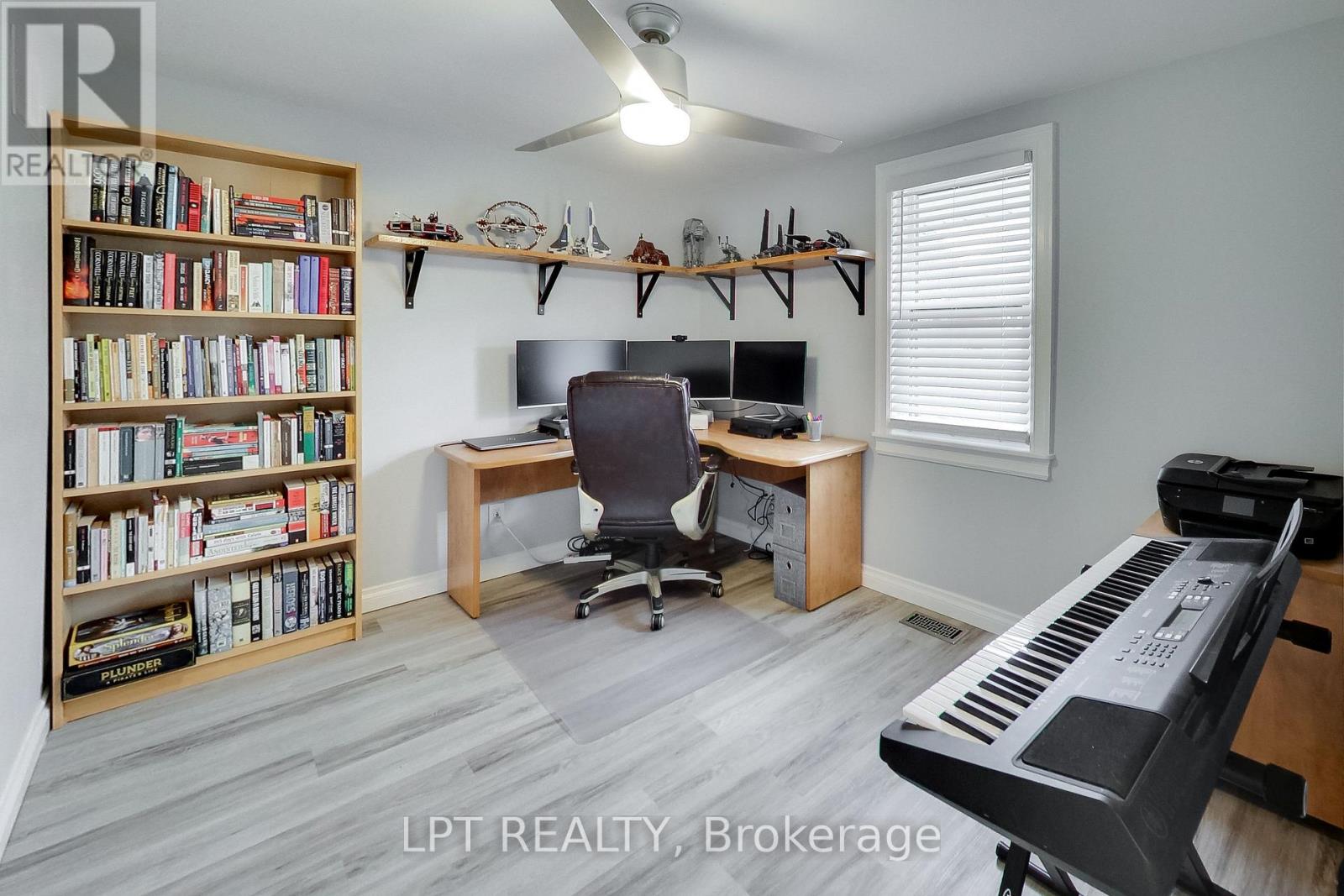 33 Ridge Road W, Oro-Medonte, Ontario  L0L 2E0 - Photo 23 - S13014394