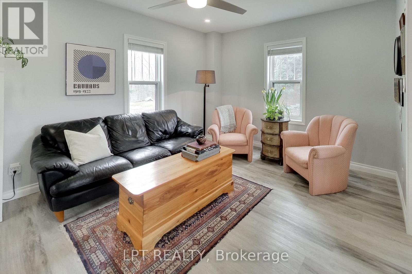 33 Ridge Road W, Oro-Medonte, Ontario  L0L 2E0 - Photo 8 - S13014394