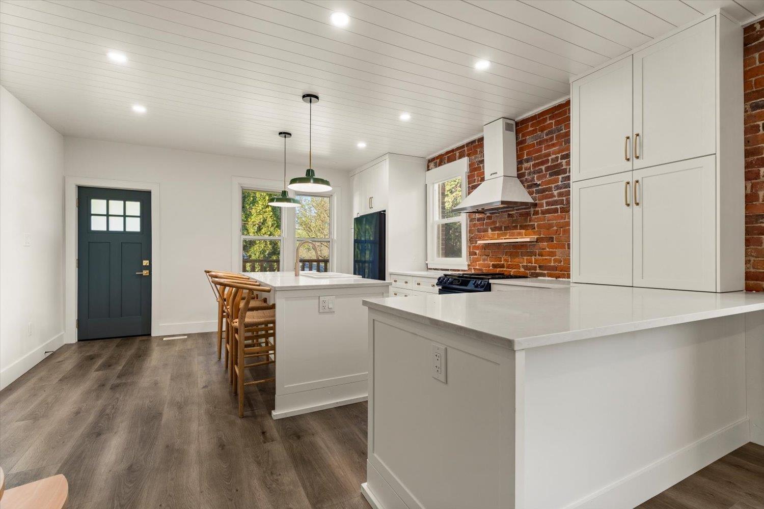 34758 Clayburn Road, Abbotsford, British Columbia  V2S 7Y9 - Photo 8 - R3087978