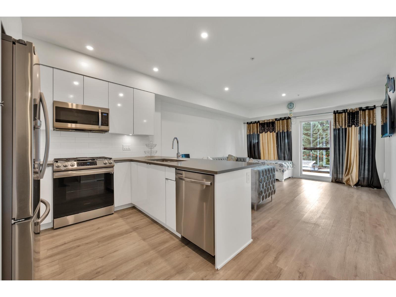 302 2649 James Street, Abbotsford, British Columbia  V2T 3L6 - Photo 7 - R3111928