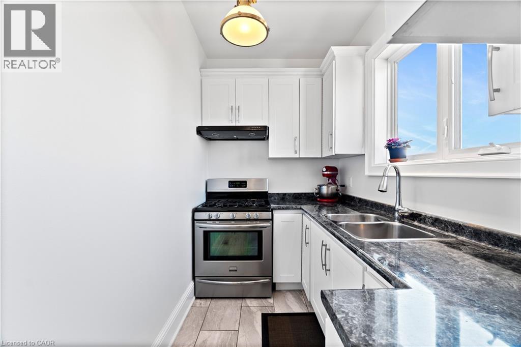 211 Lewis Road, Stoney Creek, Ontario  L8E 5G7 - Photo 14 - 40820554