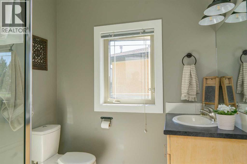 254069 Towers Trail, Rural Rocky View County, Alberta  T4C 2A3 - Photo 18 - A2302358