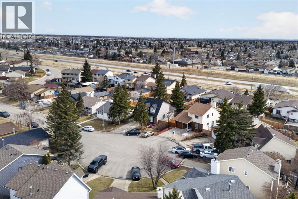 55 Falwood Place Ne, Calgary, Alberta  T3J 1B4 - Photo 9 - A2302402