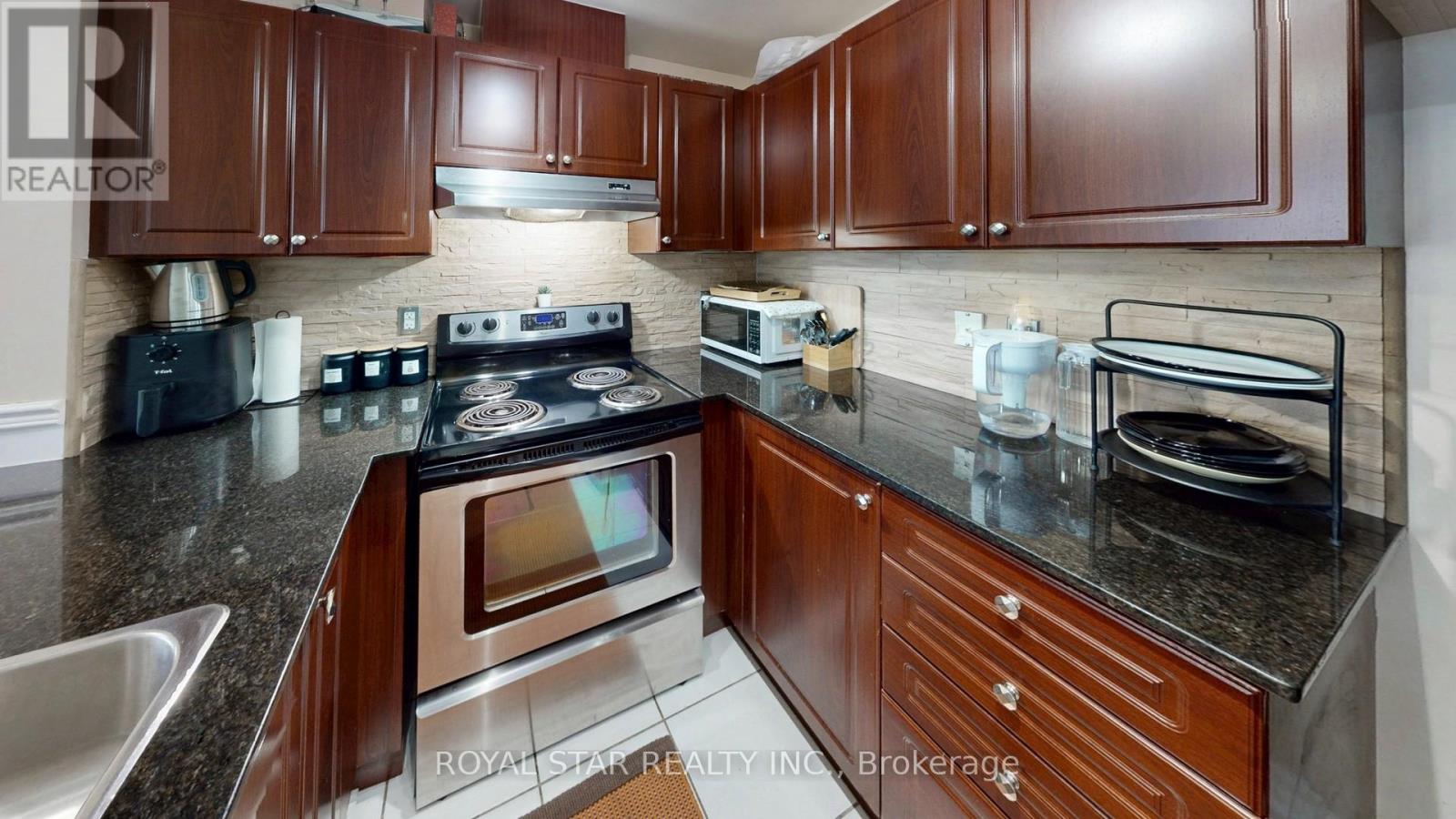 1109 - 9 George Street, Brampton, Ontario  L6X 0T6 - Photo 15 - W13014362