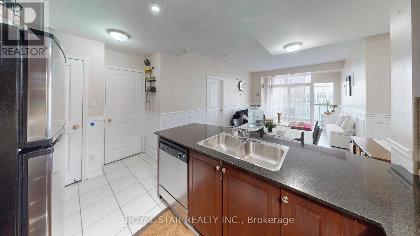 1109 - 9 George Street, Brampton, Ontario  L6X 0T6 - Photo 17 - W13014362