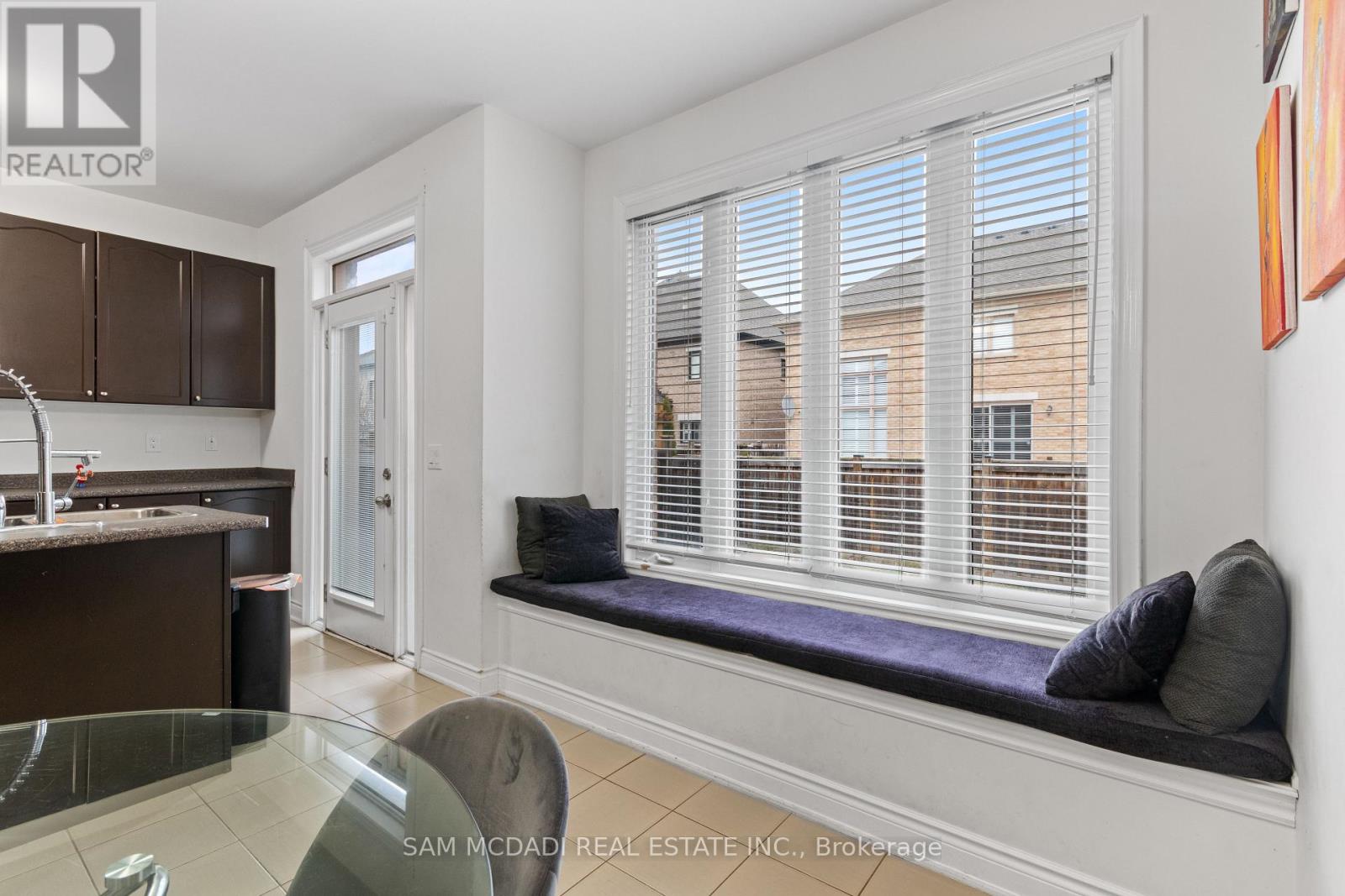 53 Lorenville Drive, Brampton, Ontario  L6X 3A5 - Photo 11 - W13014388