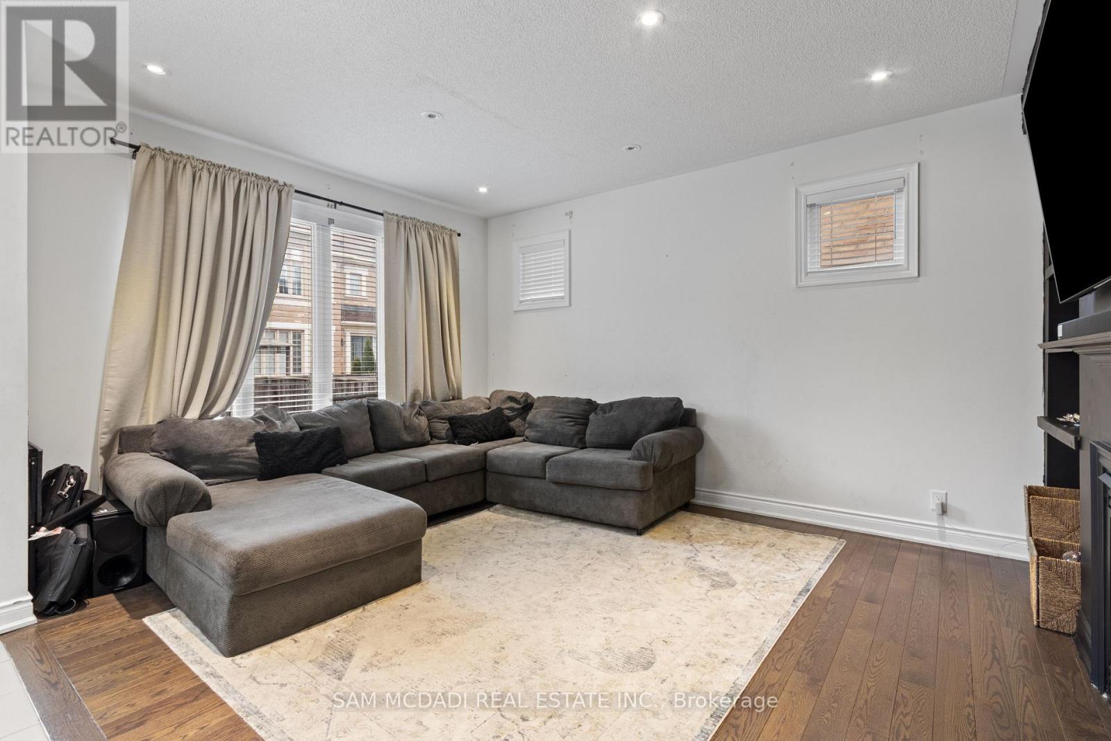 53 Lorenville Drive, Brampton, Ontario  L6X 3A5 - Photo 14 - W13014388