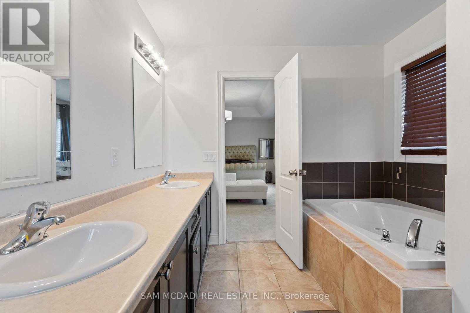 53 Lorenville Drive, Brampton, Ontario  L6X 3A5 - Photo 20 - W13014388