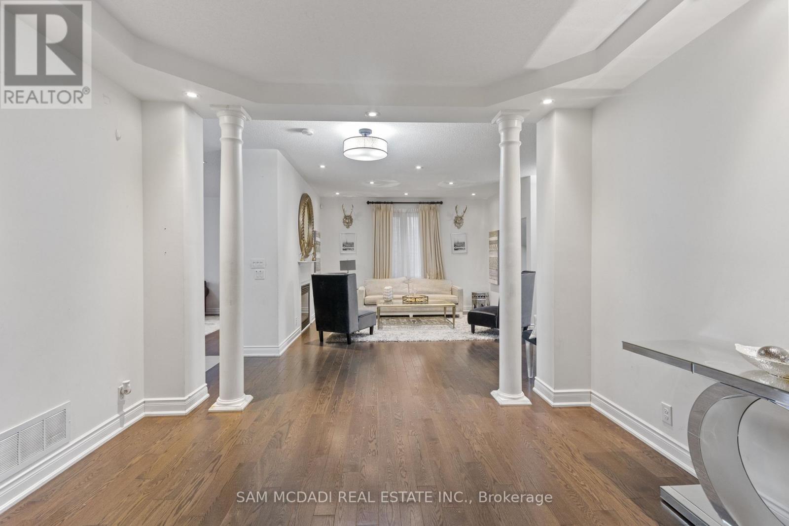 53 Lorenville Drive, Brampton, Ontario  L6X 3A5 - Photo 6 - W13014388