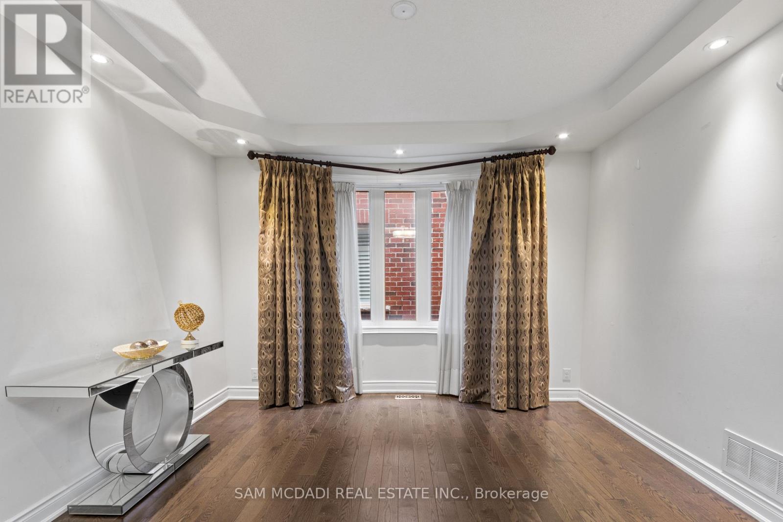 53 Lorenville Drive, Brampton, Ontario  L6X 3A5 - Photo 7 - W13014388