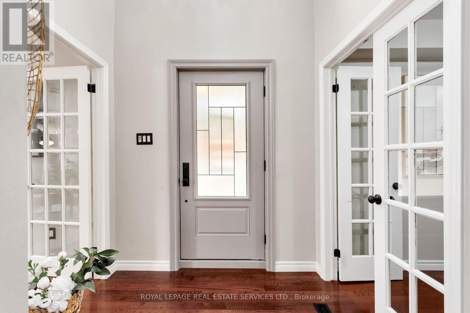 7 - 2006 Glenada Crescent, Oakville, Ontario  L6H 5R9 - Photo 3 - W13014412