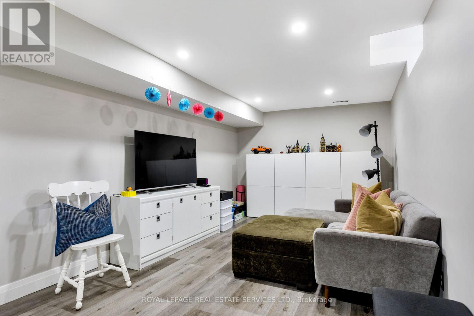 7 - 2006 Glenada Crescent, Oakville, Ontario  L6H 5R9 - Photo 40 - W13014412