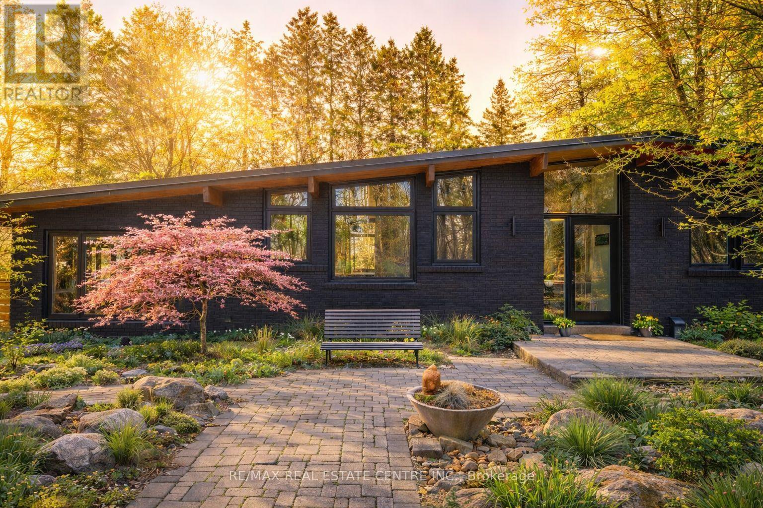 4063 Boston Mills Road, Caledon, Ontario  L7C 0N7 - Photo 1 - W13014436