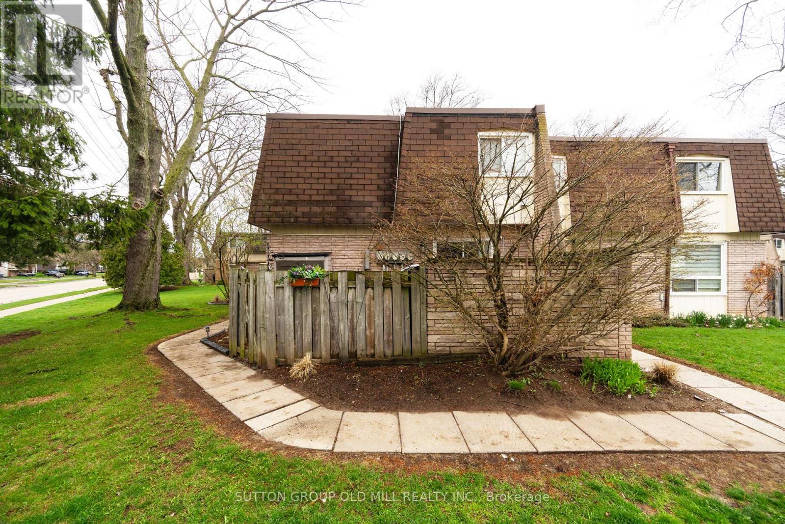 1 - 685 Francis Road, Burlington, Ontario  L7T 3X6 - Photo 34 - W13014506