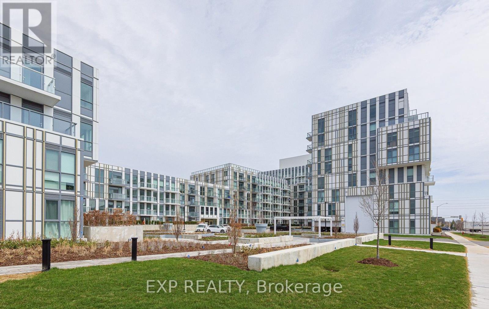 546 - 1005 Dundas Street E, Oakville, Ontario  L6H 8C7 - Photo 2 - W13014538