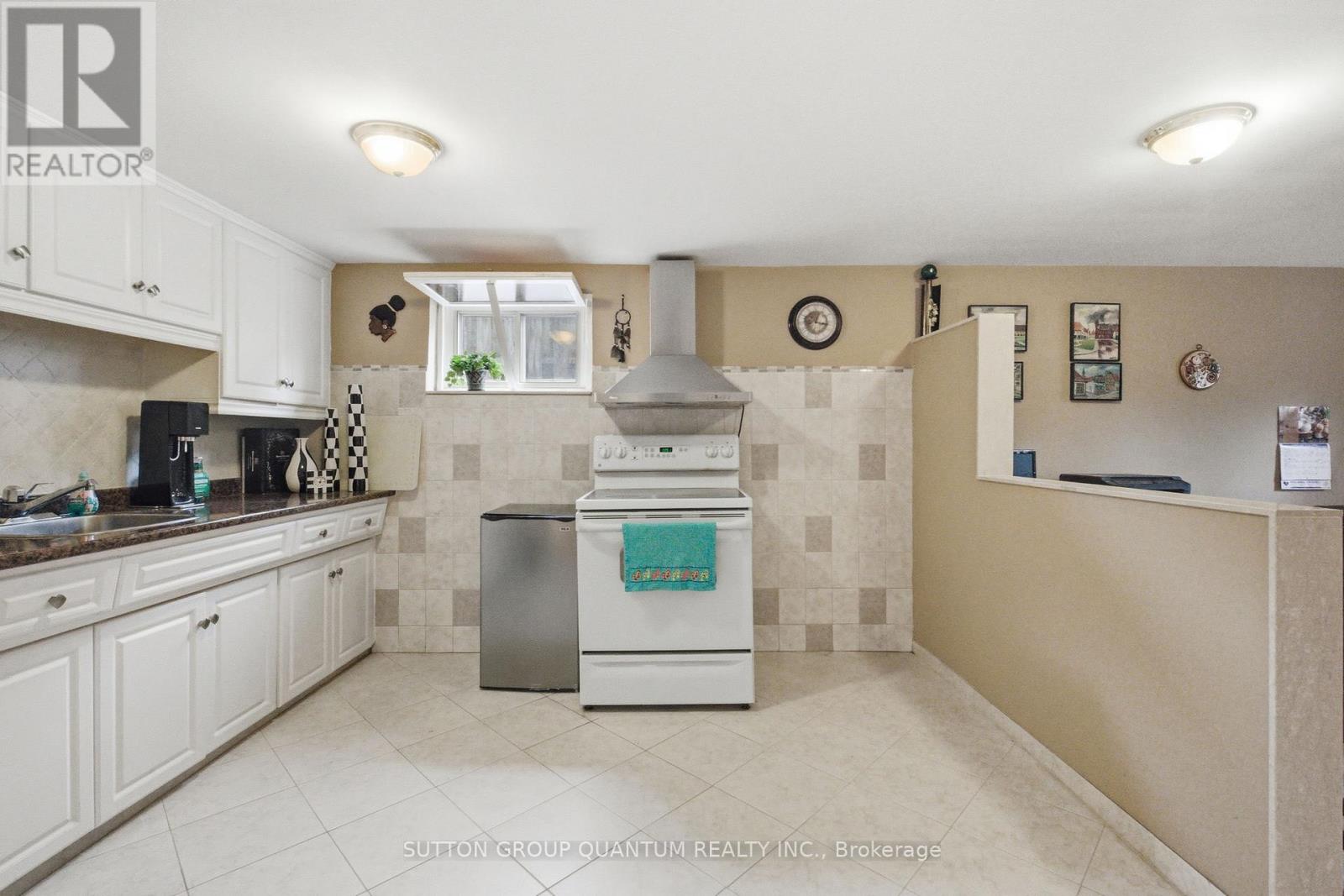 1257 Alexandra Avenue, Mississauga, Ontario  L5E 2A7 - Photo 27 - W13014540