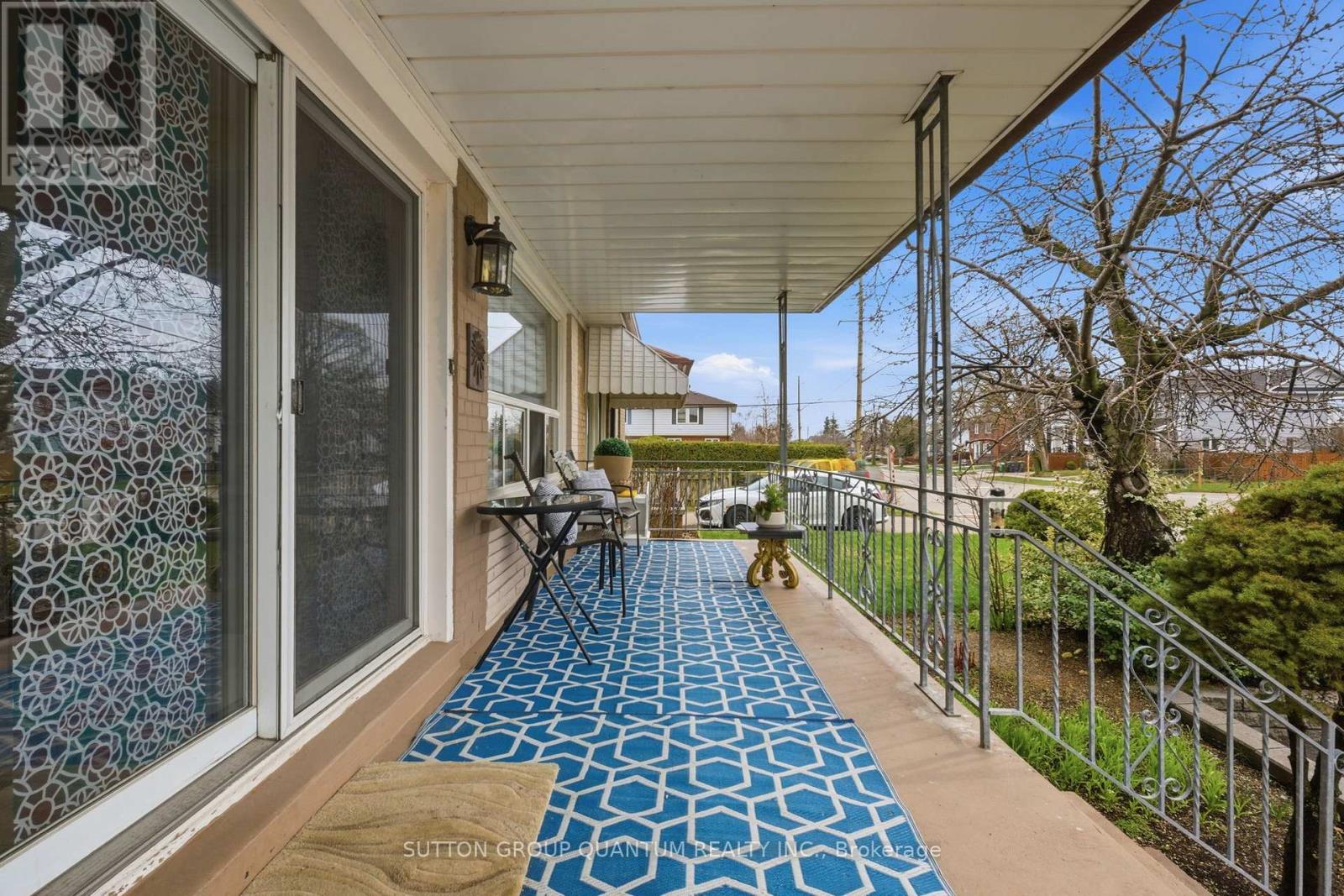 1257 Alexandra Avenue, Mississauga, Ontario  L5E 2A7 - Photo 3 - W13014540