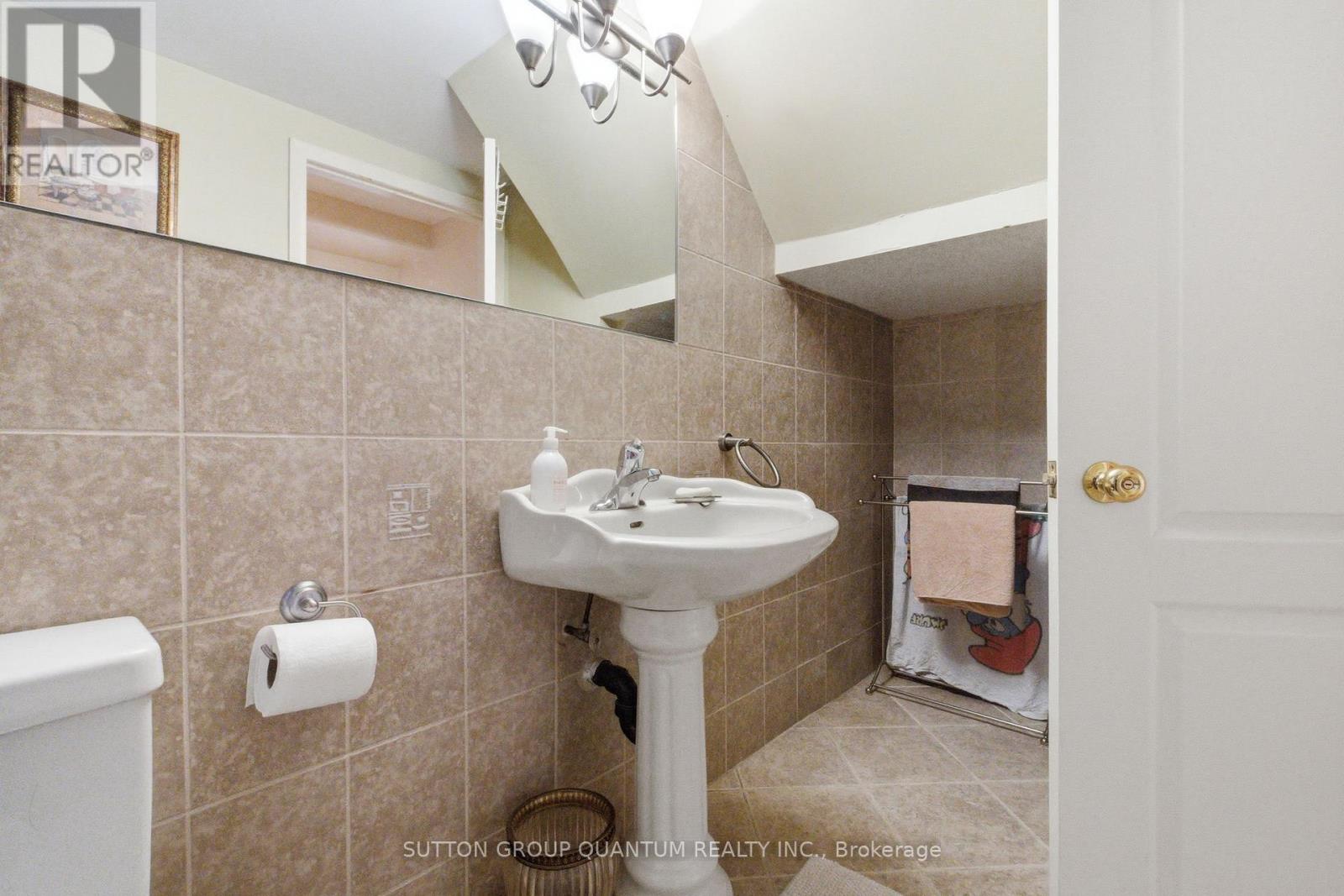 1257 Alexandra Avenue, Mississauga, Ontario  L5E 2A7 - Photo 34 - W13014540