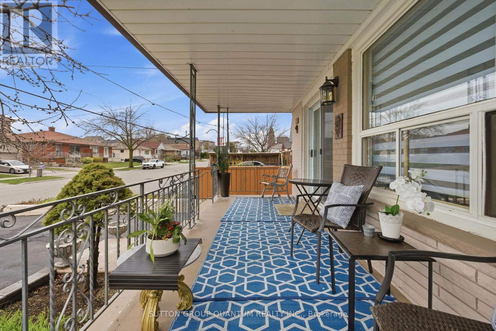 1257 Alexandra Avenue, Mississauga, Ontario  L5E 2A7 - Photo 4 - W13014540