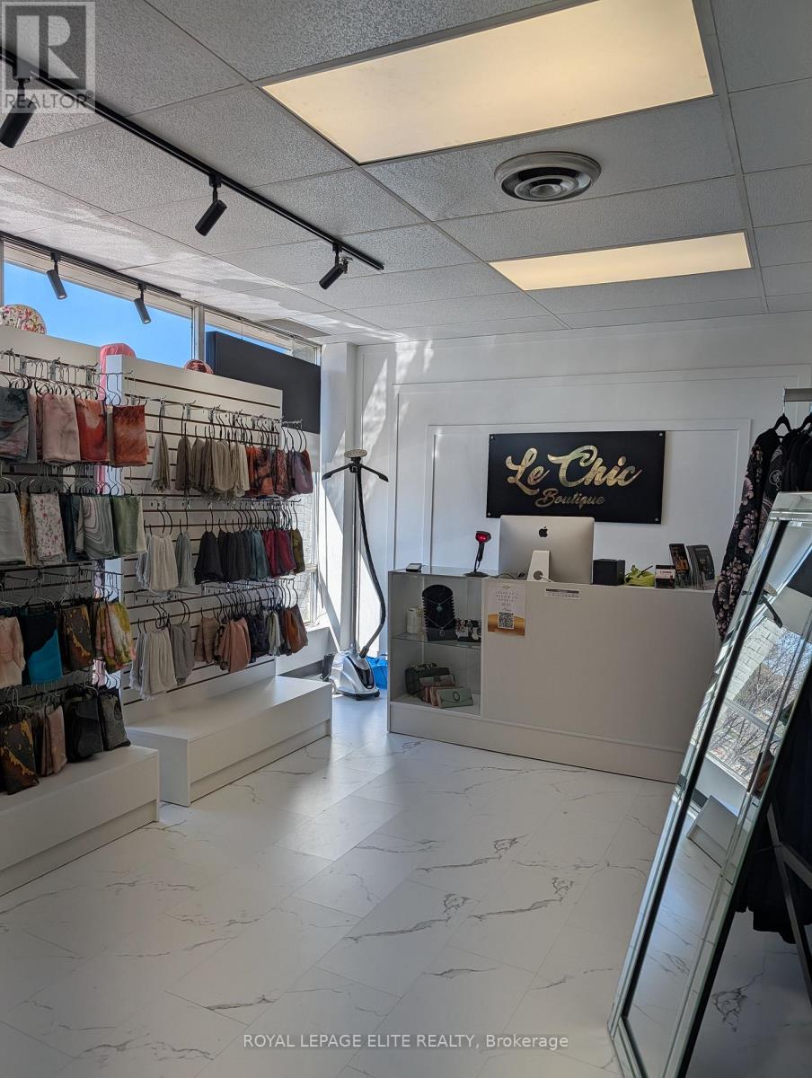 202 - 700 DUNDAS STREET E, Mississauga, Ontario