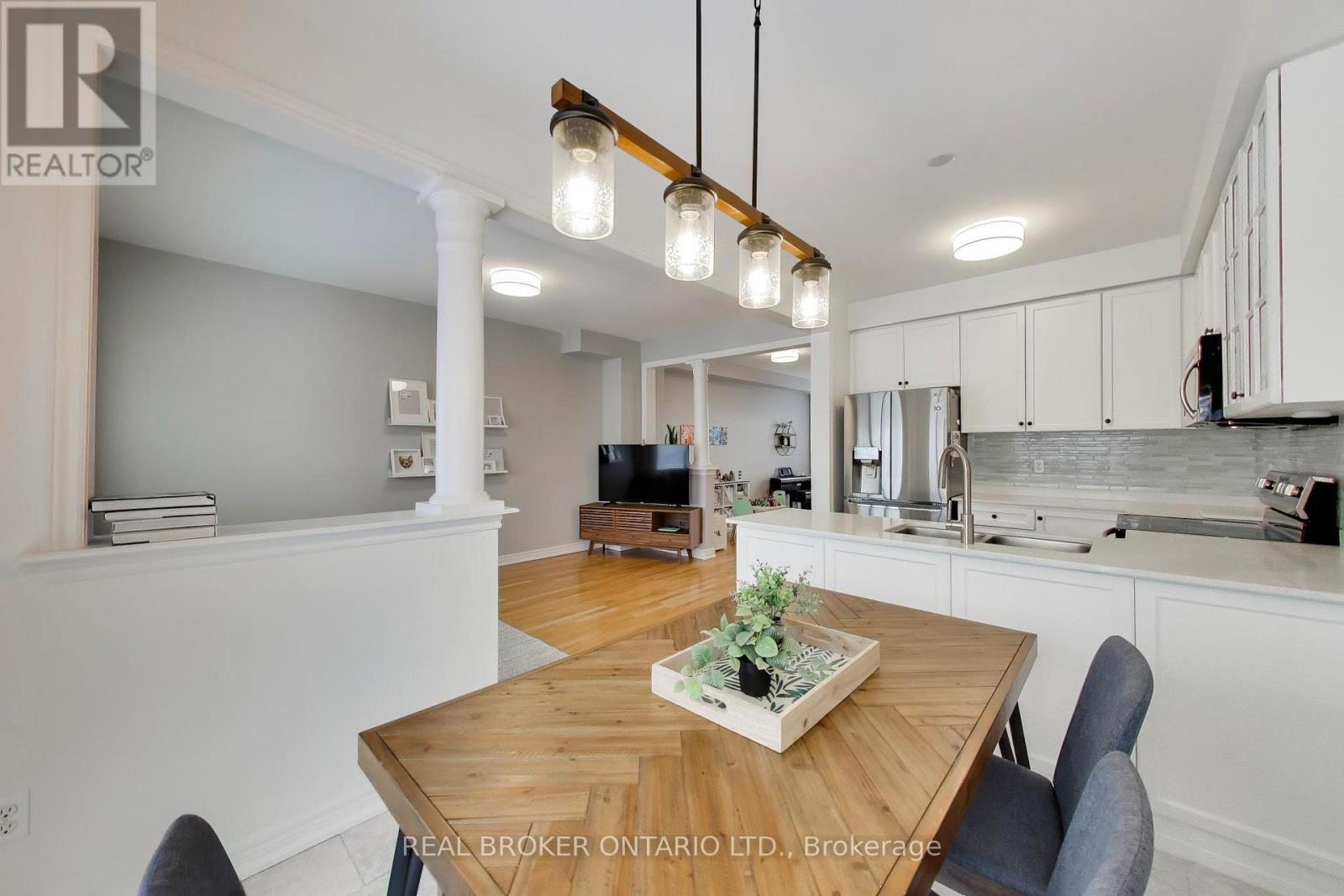 60 Mary Chapman Boulevard, Toronto, Ontario  M9M 0B2 - Photo 14 - W12993300