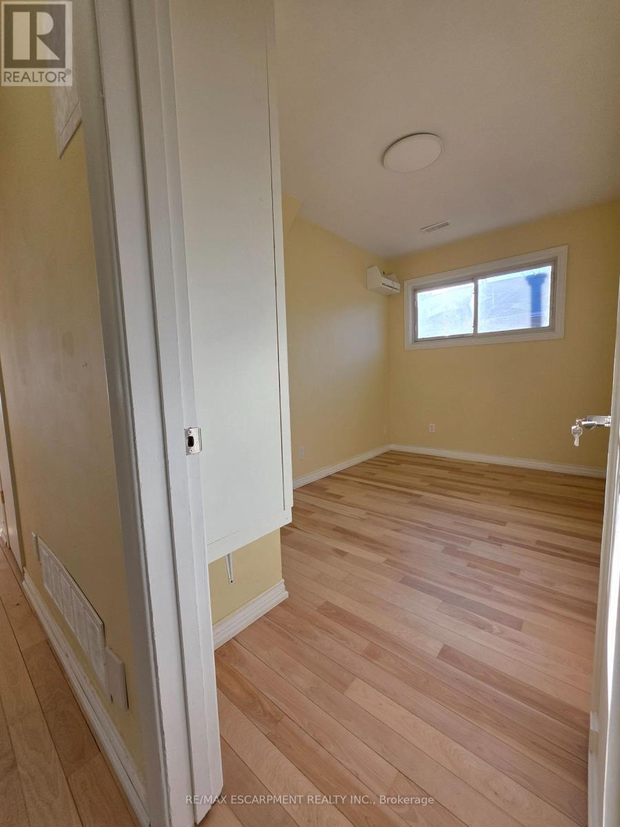 Upper - 62 Richwill Road, Hamilton, Ontario  L9C 1S3 - Photo 7 - X13014450