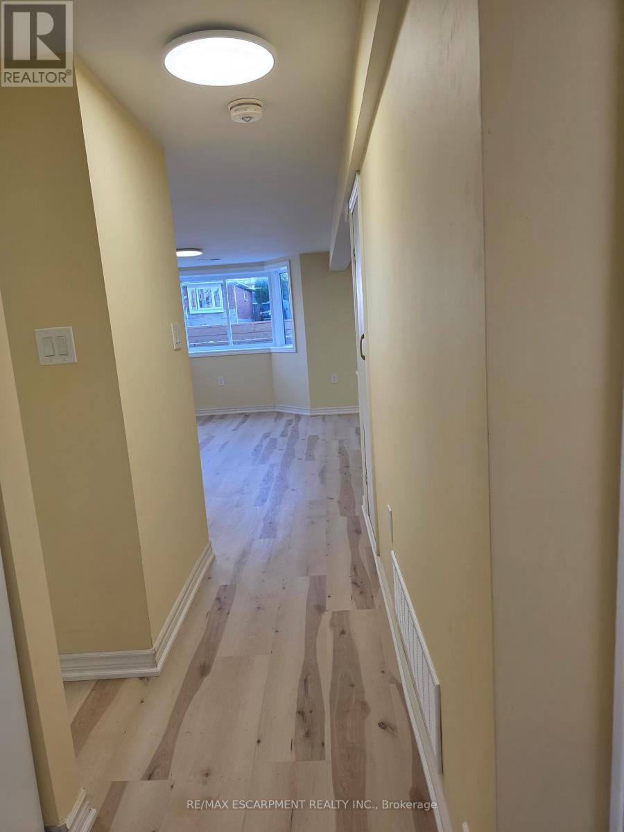 Lower Unit - 62 Richwill Road, Hamilton, Ontario  L9C 1S3 - Photo 10 - X13014462