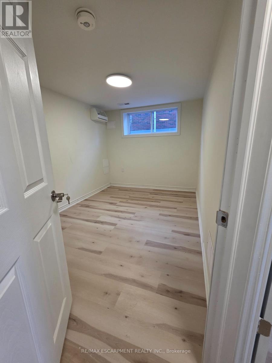 Lower Unit - 62 Richwill Road, Hamilton, Ontario  L9C 1S3 - Photo 19 - X13014462