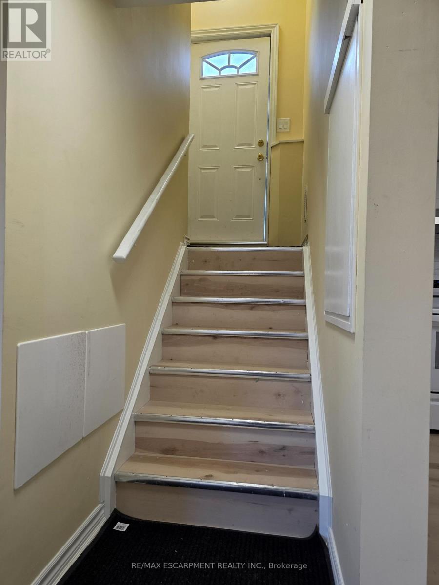 Lower Unit - 62 Richwill Road, Hamilton, Ontario  L9C 1S3 - Photo 4 - X13014462