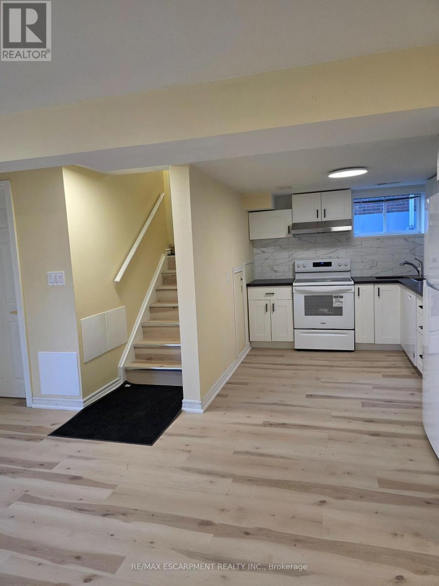 Lower Unit - 62 Richwill Road, Hamilton, Ontario  L9C 1S3 - Photo 5 - X13014462