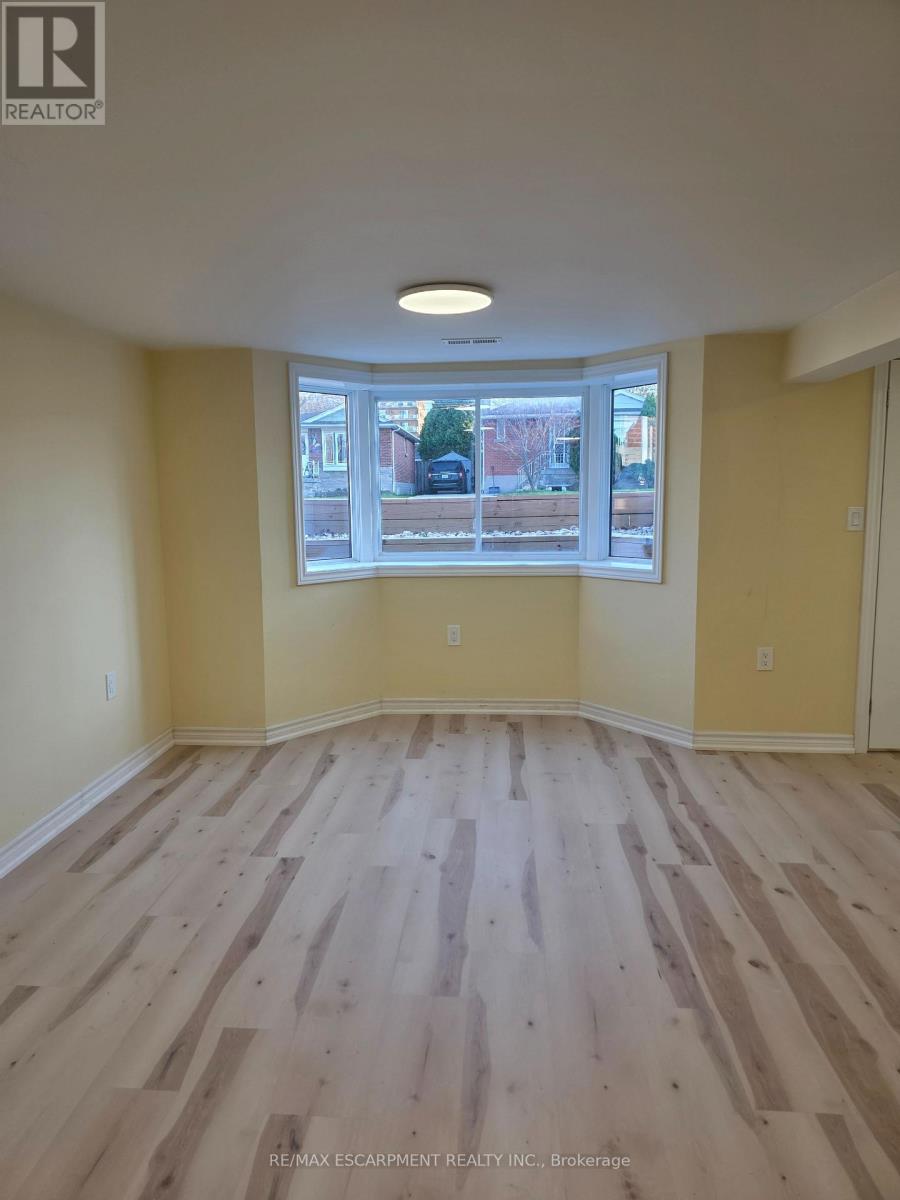 Lower Unit - 62 Richwill Road, Hamilton, Ontario  L9C 1S3 - Photo 7 - X13014462