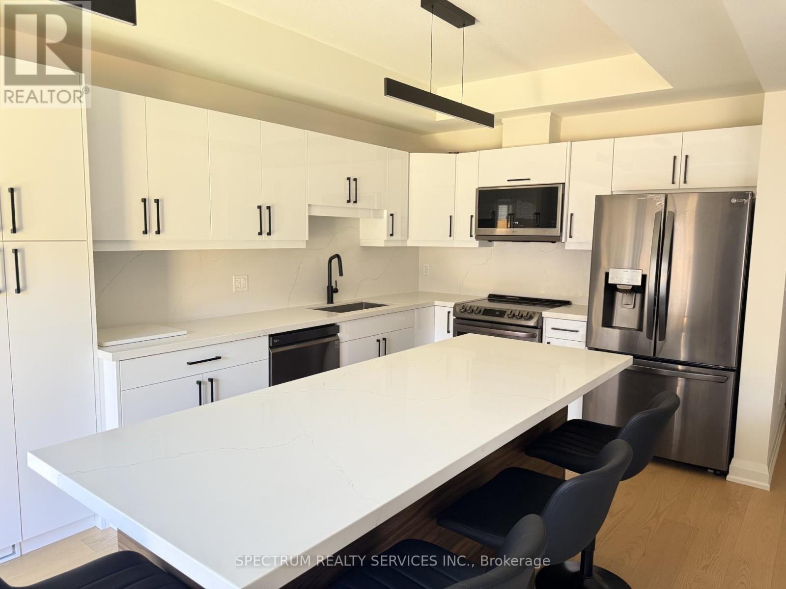 7436 Matteo Drive, Niagara Falls, Ontario  L2H 3T3 - Photo 3 - X13014534