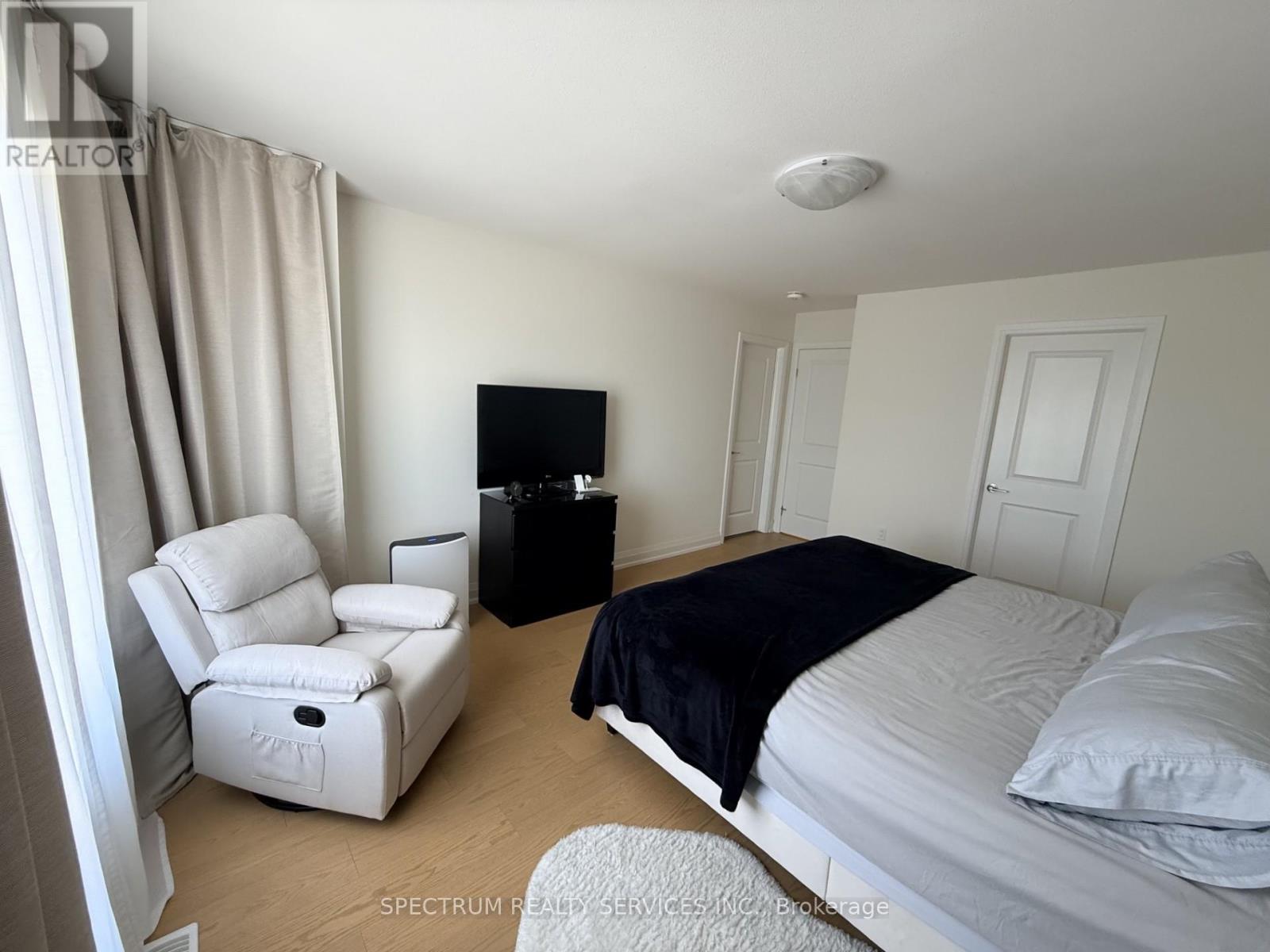 7436 Matteo Drive, Niagara Falls, Ontario  L2H 3T3 - Photo 8 - X13014534