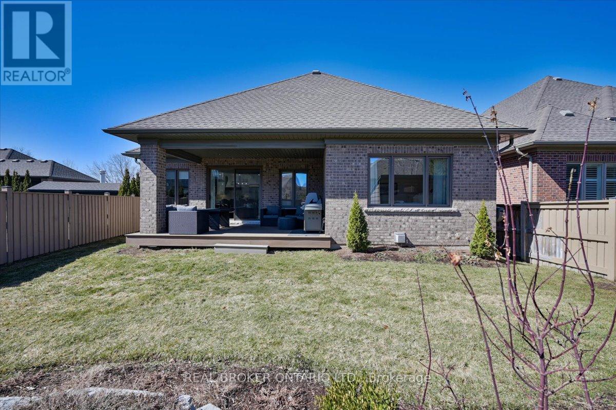 15 Langton Drive, Kitchener, Ontario  N2P 2X9 - Photo 46 - X13014592