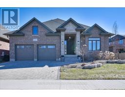 15 LANGTON DRIVE, Kitchener, Ontario