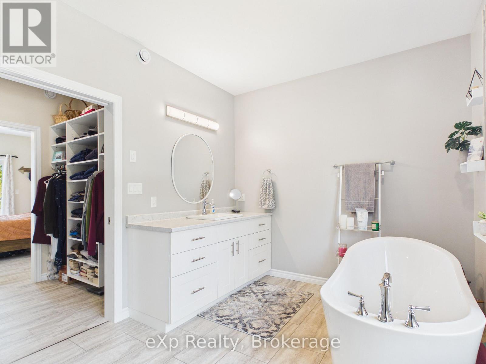 541354 14 Concession, West Grey, Ontario  N0G 1L0 - Photo 19 - X12980420