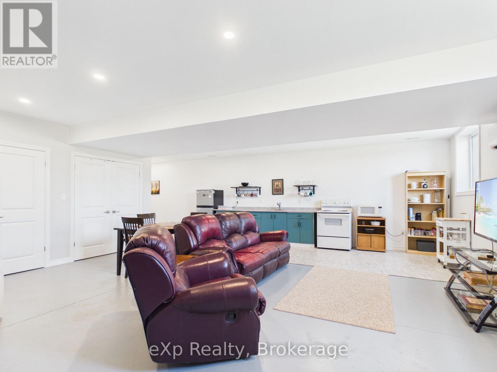 541354 14 Concession, West Grey, Ontario  N0G 1L0 - Photo 24 - X12980420