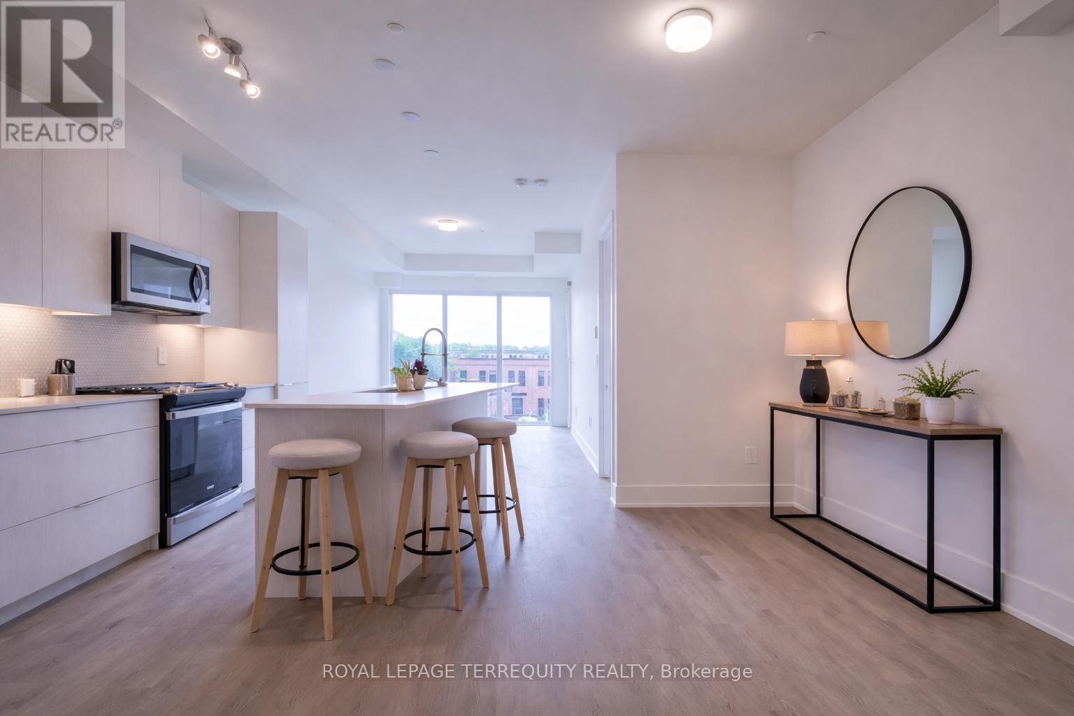 505 - 495 Logan Avenue, Toronto, Ontario  M4K 0A5 - Photo 2 - E12866584