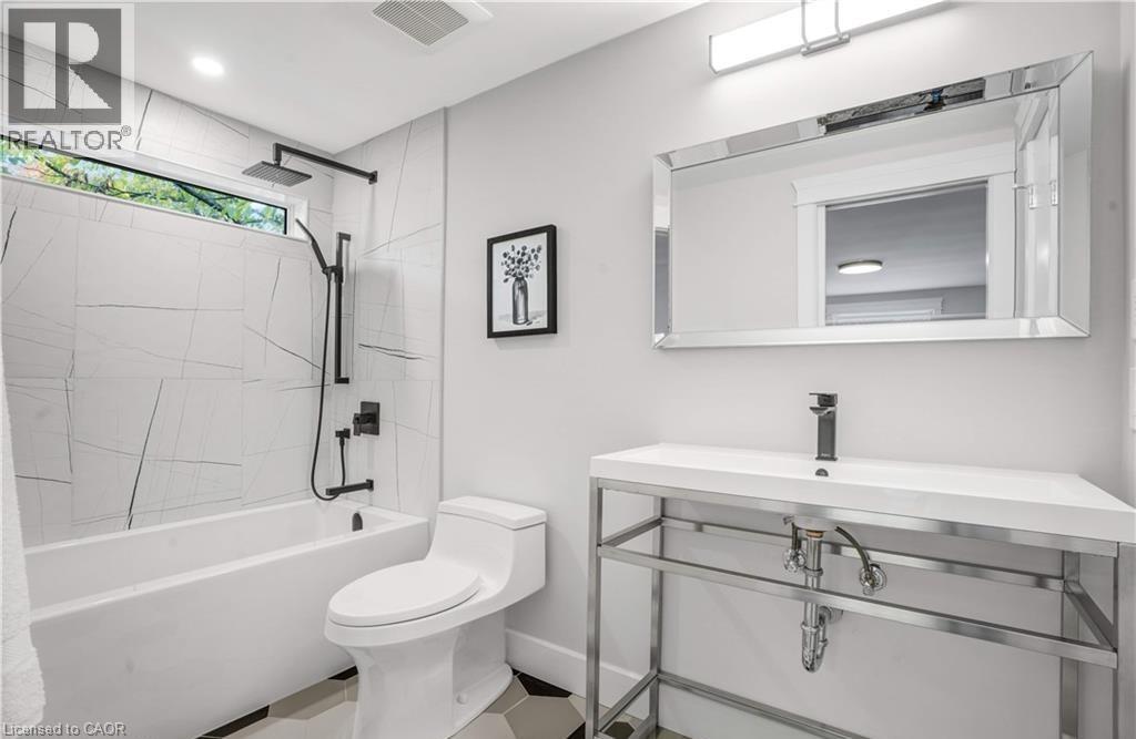 239 Corrie Crescent, Waterloo, Ontario  N2L 5W3 - Photo 36 - 40813851