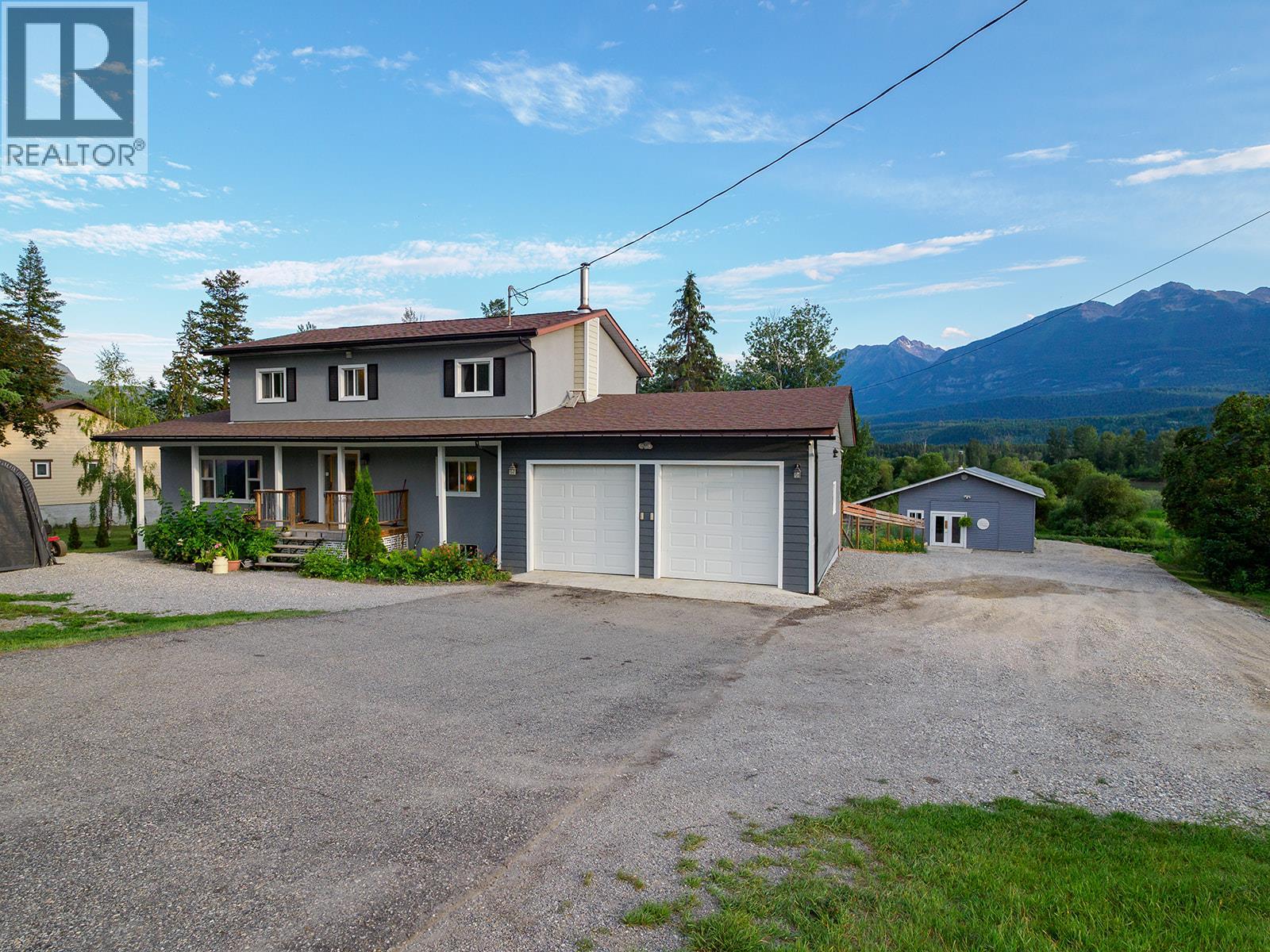 619 Habart Lower Road, Golden, British Columbia  V0A 1H2 - Photo 2 - 10357059