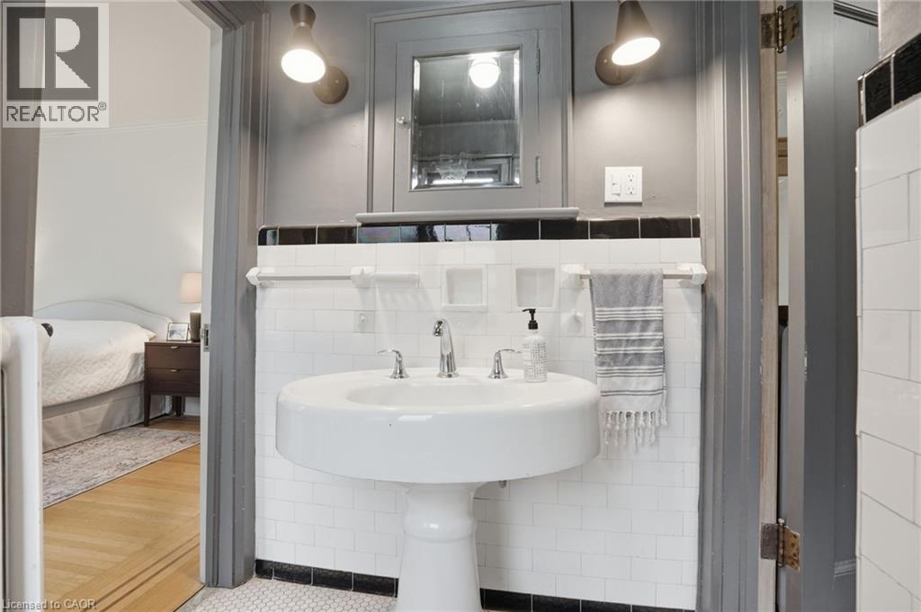 18 Inglewood Drive, Hamilton, Ontario  L8P 2T2 - Photo 25 - 40821922