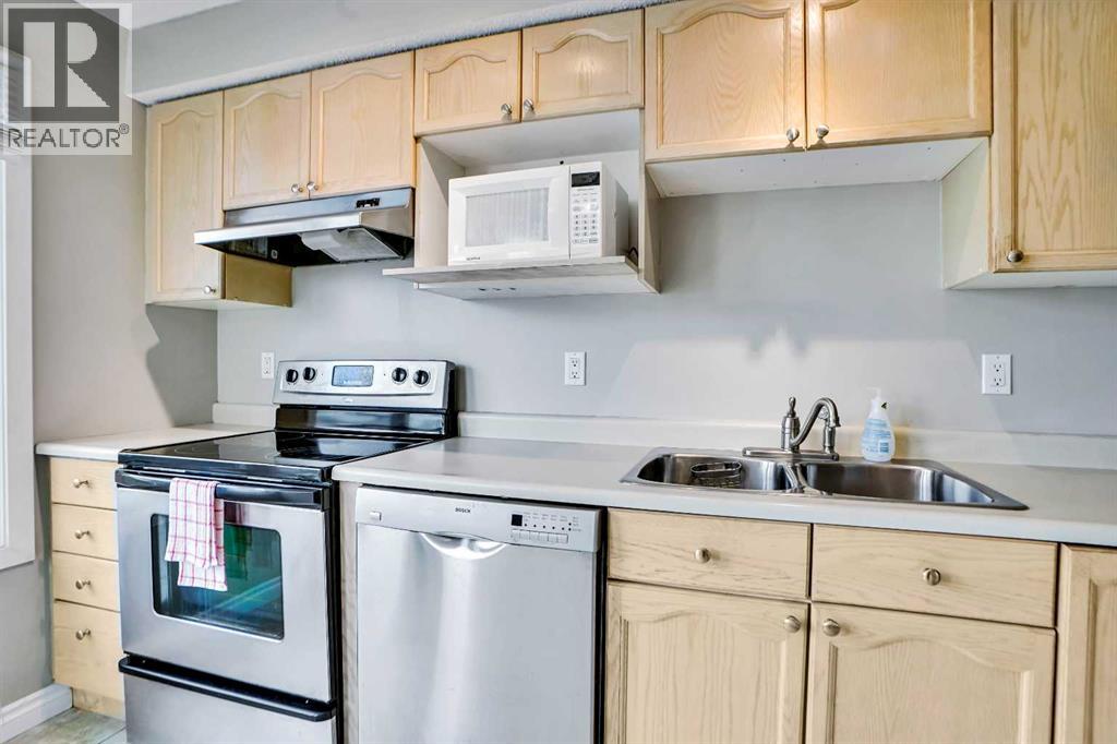 219 Coachway Lane Sw, Calgary, Alberta  T3H 1A4 - Photo 19 - A2293775