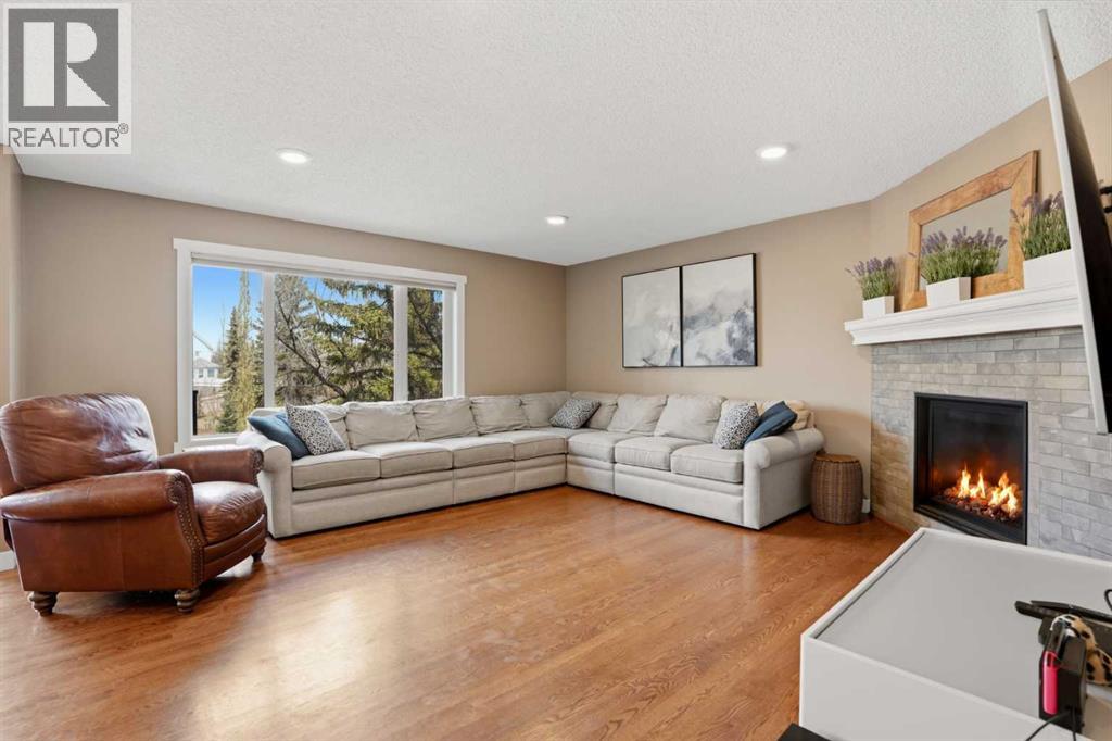 444 Douglas Glen Close Se, Calgary, Alberta  T2Z 3A4 - Photo 3 - A2302233