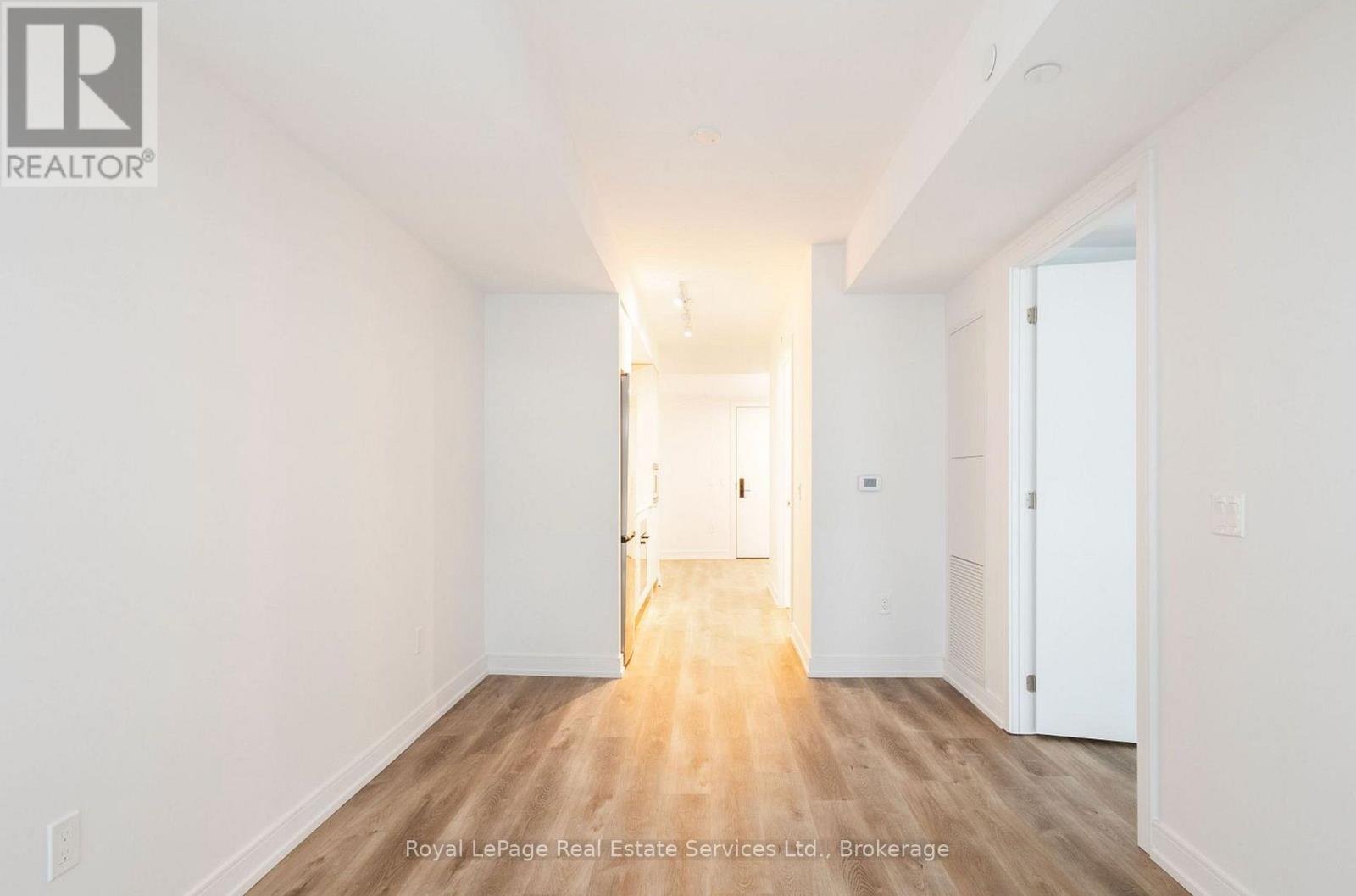 1011 - 1 Jarvis Street, Hamilton, Ontario  L8R 3J2 - Photo 4 - X13014698