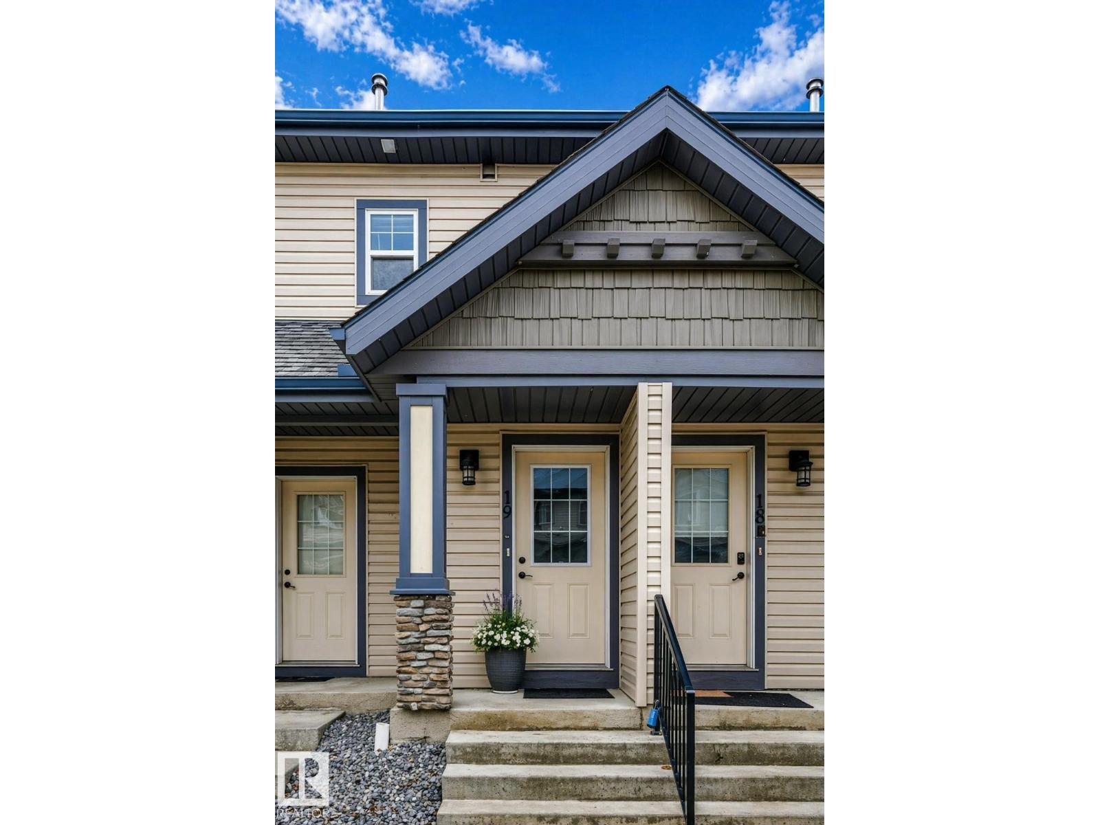 #19 2565 Hanna Cr Nw, Edmonton, Alberta  T6R 0M4 - Photo 3 - E4482602