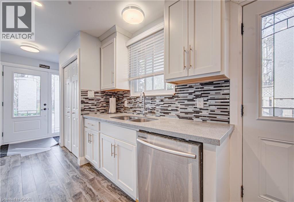 141 Mooregate Crescent, Kitchener, Ontario  N2M 2E9 - Photo 17 - 40815113