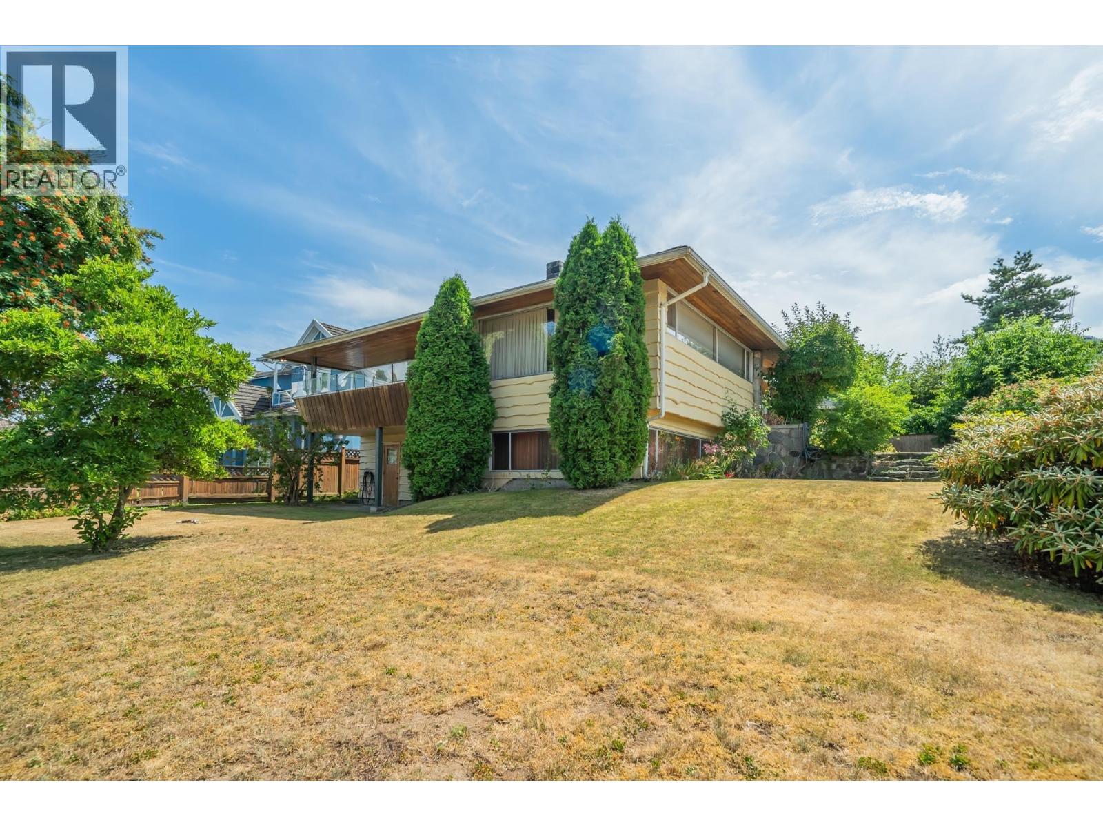 5240 Halley Avenue, Burnaby, British Columbia  V5H 2P8 - Photo 3 - R3112834
